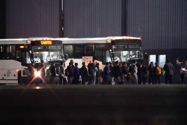 G&ouml;&ccedil;menler, gizlice New York'a taşındı
