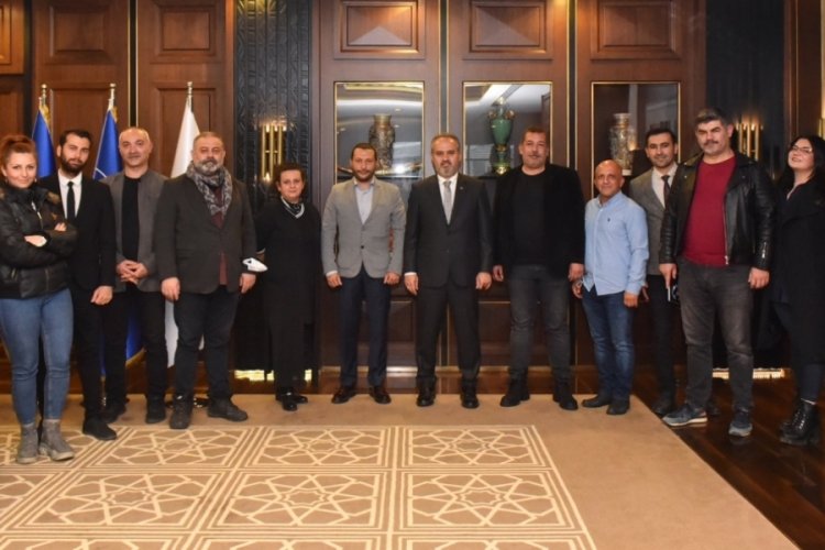 Bursa'da sanat&ccedil;ılardan 'sanata destek' teşekk&uuml;r&uuml;