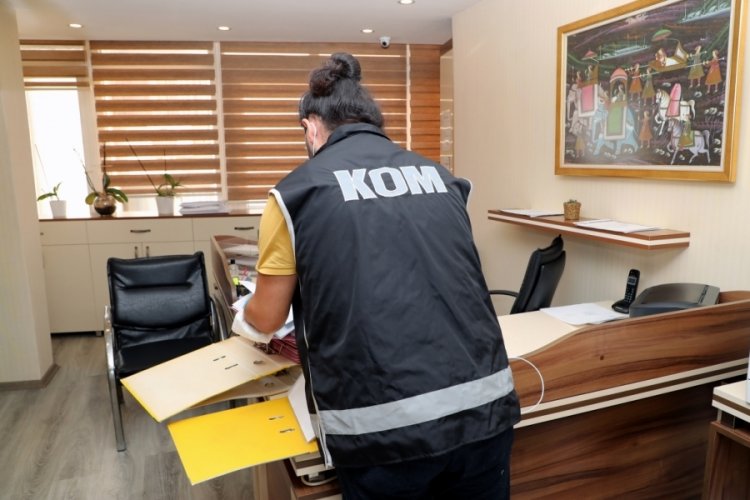 G&uuml;mr&uuml;kte r&uuml;şvet operasyonunda 9 kişiye g&ouml;zaltı