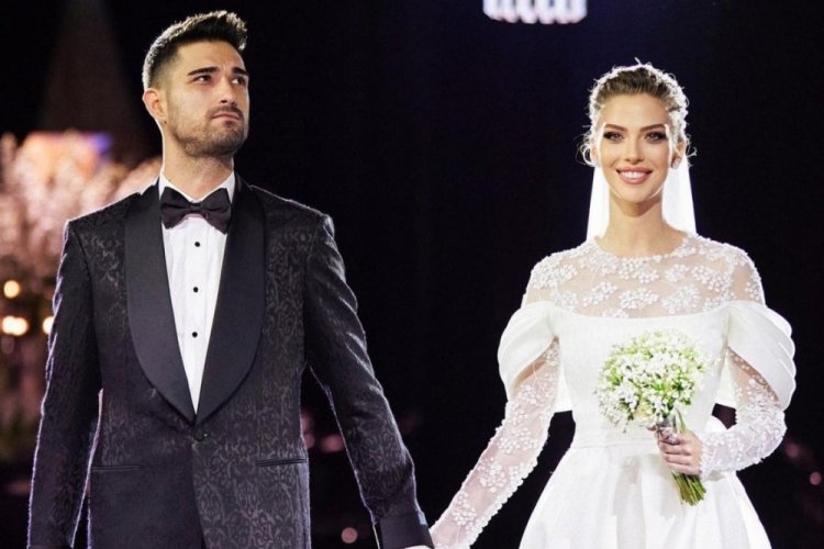 &Uuml;nl&uuml; t&uuml;rk&uuml;c&uuml; İbrahim Tatlıses'in taktığı altın kemerin fiyatı belli oldu