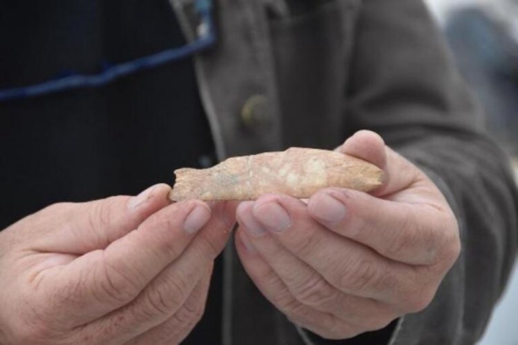 İzmir'de, 8 bin yıllık bug&uuml;ne kadar benzerine rastlanmayan alet bulundu