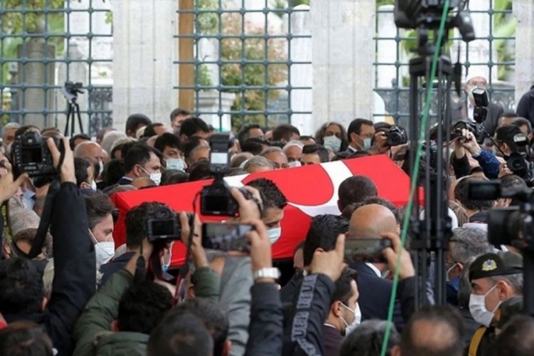 &Ouml;zdemir Bayraktar son yolculuğuna uğurlandı