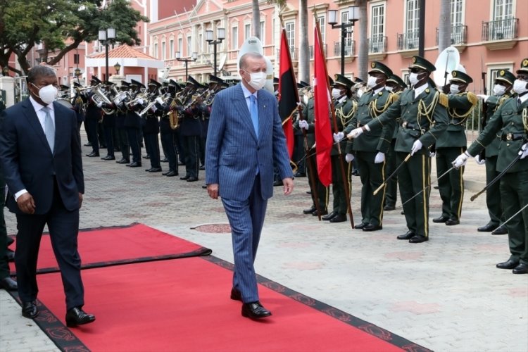 Cumhurbaşkanı Erdoğan, Togo'da resmi t&ouml;ren ile karşılandı
