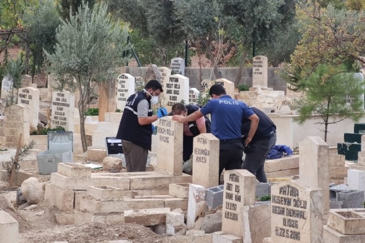 Şanlıurfa'da &ccedil;antayla g&ouml;m&uuml;lm&uuml;ş bebek cesedi bulundu