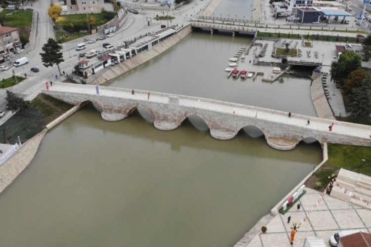 Bakan Karaismailoğlu: 395 tarihi k&ouml;pr&uuml; restore edildi