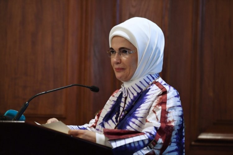 Togolu kız &ouml;ğrenciden Emine Erdoğan'ı duygulandıran mektup