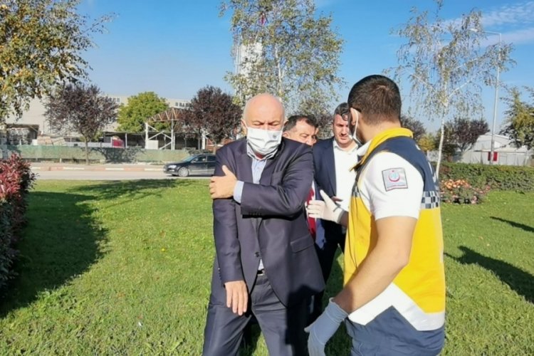 Bursa'da belediye başkan yardımcısı ve daire müdürü kazada yaralandı