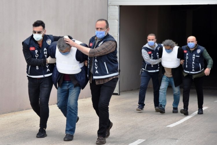 Antalya'da cinayet sanığı: Cesedi bı&ccedil;akla kesemeyince ağa&ccedil; testeresiyle par&ccedil;aladım
