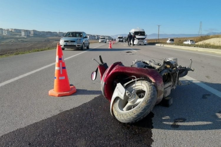 Bursa'da minibüsle çarpışan motosiklet sürücüsü kalp masajıyla hayata döndü