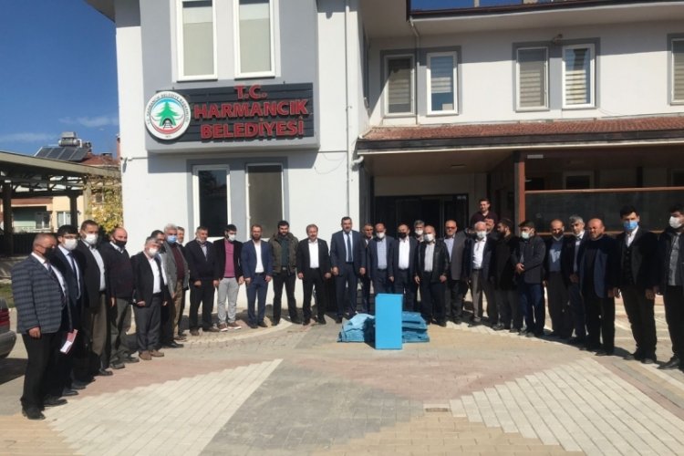 Bursa Harmancık Belediyesi "Sıfır Atık Projesi" kapsamında geri d&ouml;n&uuml;ş&uuml;m kutusu dağıttı