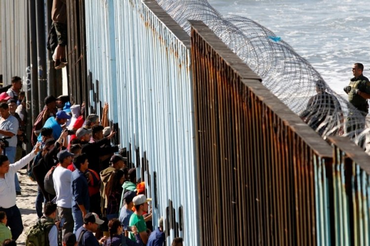 ABD-Meksika sınırında 1.7 milyon düzensiz göçmen yakalandı