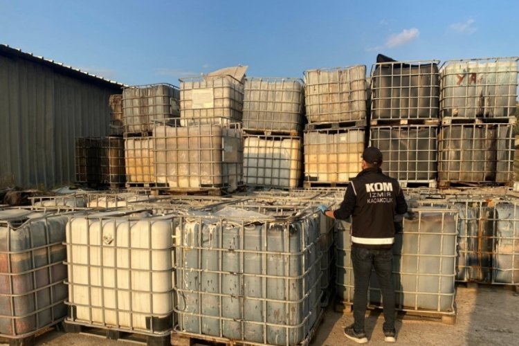 İzmir'de 110 bin litre 'karışımlı' akaryakıt ele ge&ccedil;irildi