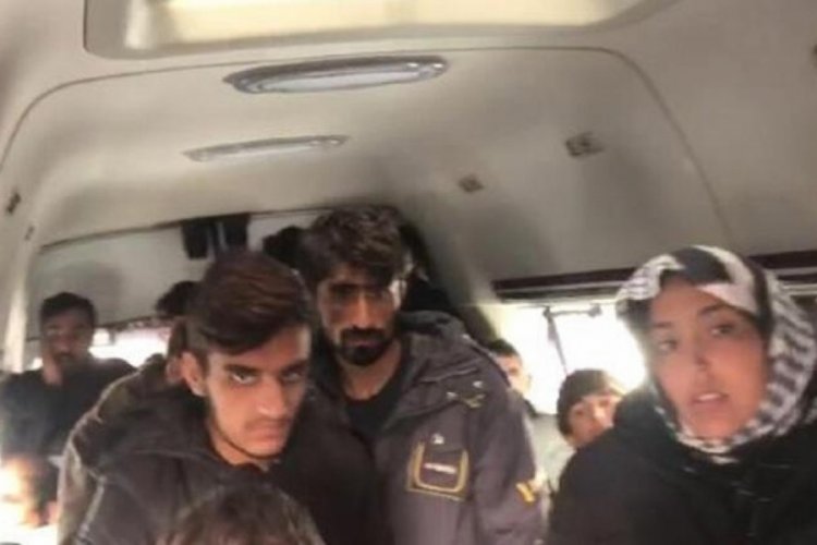 Ankara'da 17 kişilik minibüsten, 31 kaçak göçmen çıktı