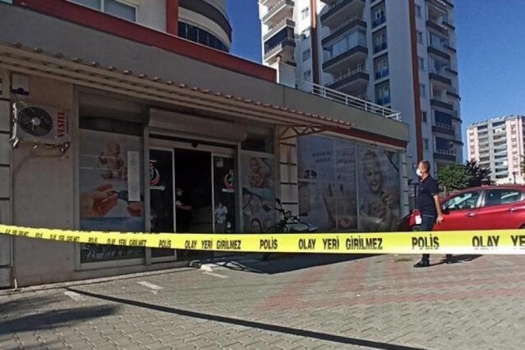 Doktor, meslektaşını 2 el ateş edip &ouml;ld&uuml;rm&uuml;ş