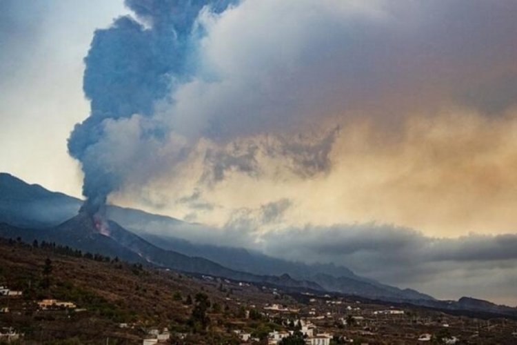 La Palma'daki volkan 33 g&uuml;nde 2 bin 185 binayı yok etti