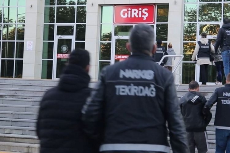 Tekirdağ'da b&uuml;y&uuml;k uyuşturucu operasyonu: 70 g&ouml;zaltı