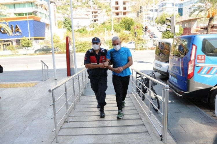 Antalya'da kaçak göçmen operasyonu