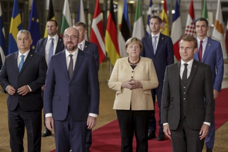 Merkel, AB Liderler Zirvesi'ne son kez katıldı