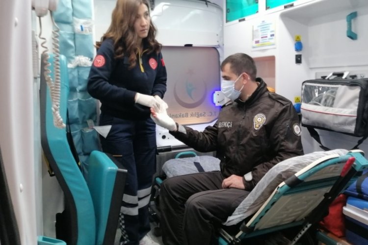 Yabancı uyruklu kişi gasp etmek istediği genci darbetti!