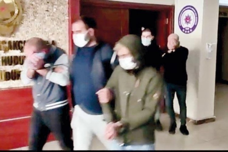 İstanbul'da operasyon! Fuhuş &ccedil;etesi tutarak kazandıkları paraları kaydettikleri 3 defter ele ge&ccedil;irildi