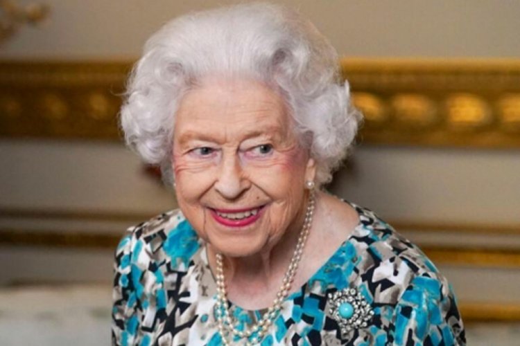Krali&ccedil;e Elizabeth 8 yıl sonra ilk kez  hastanelik oldu