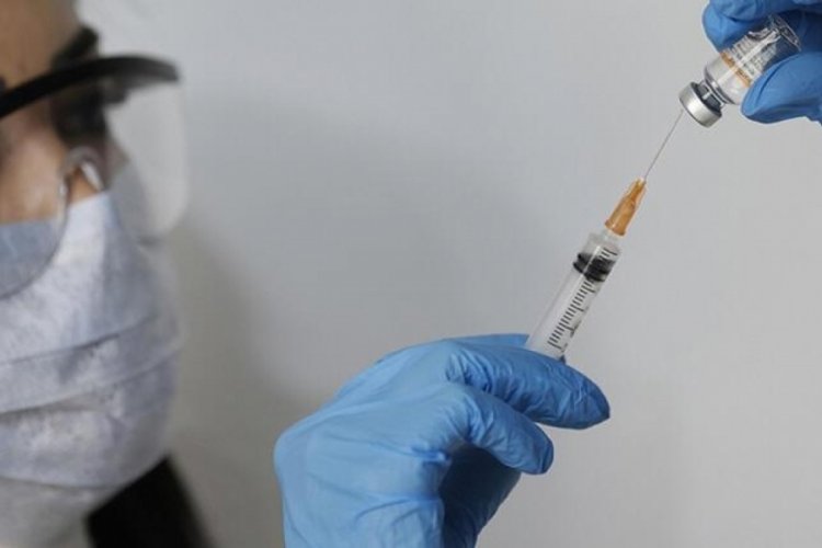 Bilim Kurulu &Uuml;yesi'nden korona aşısı zorunlu olsun &ouml;nerisi