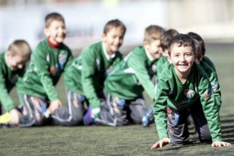 Futbol Okulları tekrar Bursaspor Kul&uuml;b&uuml; b&uuml;nyesinde!