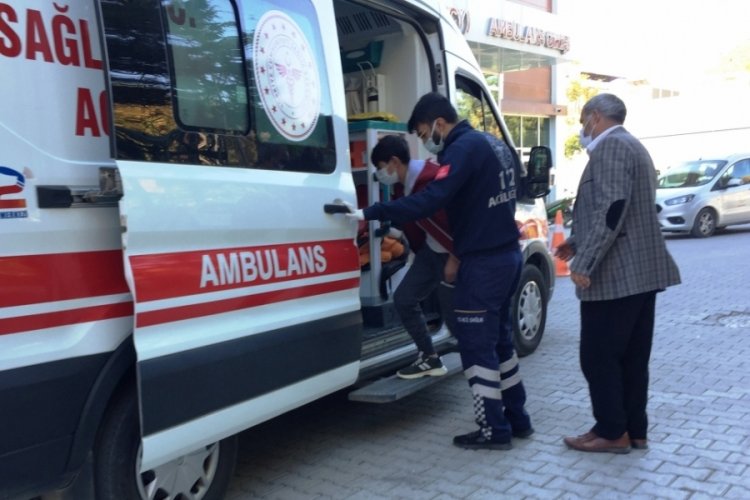 Konya'da mobilya imalathanesinde bulunan &ccedil;ocuk zımbayla yaralandı