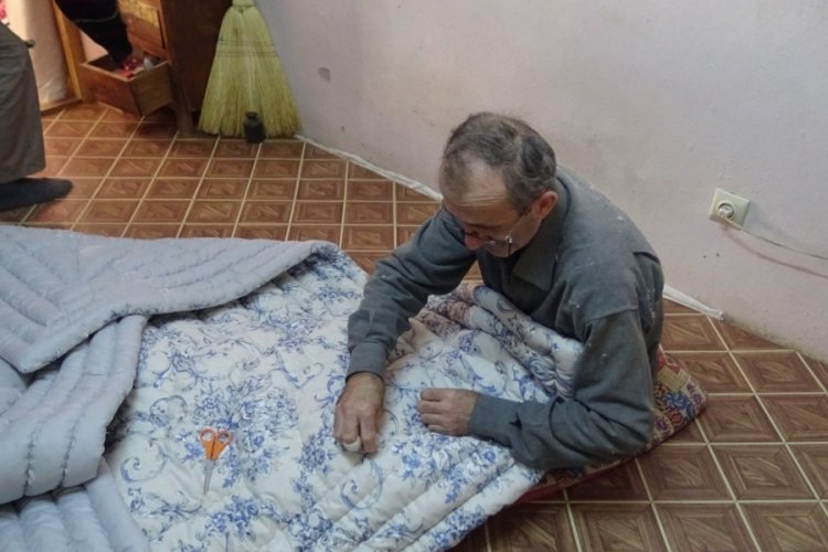 Bursa'da havalar soğudu, el yapımı yorganlara ilgi arttı