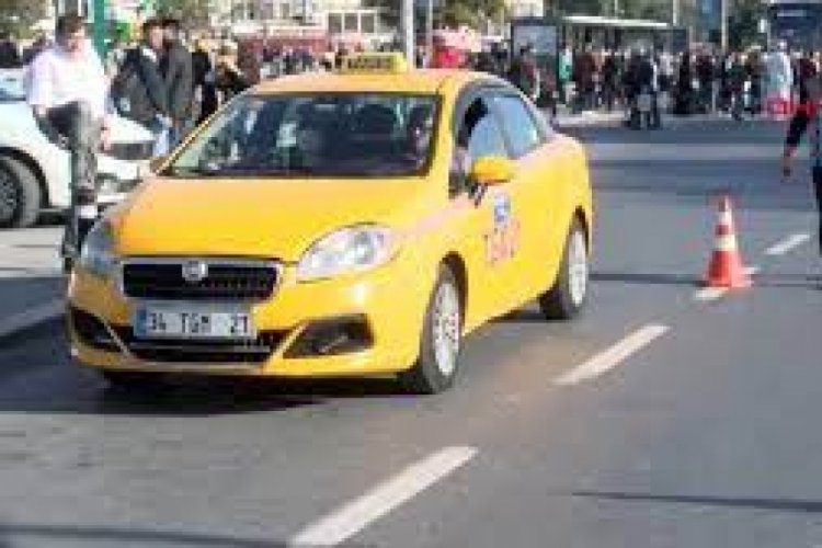 Yolcu se&ccedil;en taksici trafiği su&ccedil;ladı