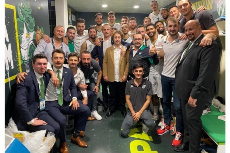 Frutti Extra Bursaspor, Fenerbah&ccedil;e'yi ezdi ge&ccedil;ti!