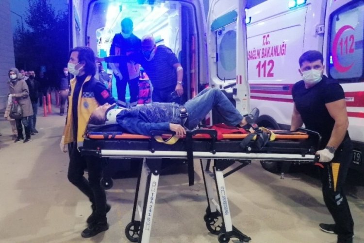 Bursa'da feci şekilde &ccedil;arpıştılar! Otomobil kavşağa ters y&ouml;nden girdi