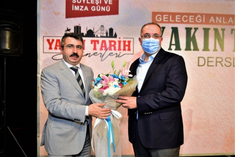 Bursa Yıldırım'da  'Yakın Tarih Seminerleri'nin ilk konuğu Erhan Afyoncu oldu