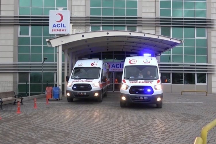 Y&uuml;ksek Hızlı Tren şantiyesinde korkun&ccedil; kaza! Duvar ile iş makinesi arasına sıkıştı