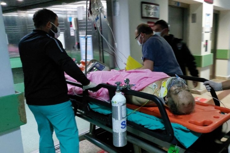 Tamir ettikleri minib&uuml;s&uuml;n altında kaldılar: 1 &ouml;l&uuml;, 1 yaralı!