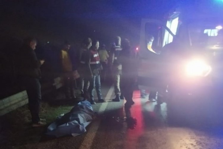 Bariyerlere &ccedil;arpan motosiklet s&uuml;r&uuml;c&uuml;s&uuml; hayatını kaybetti