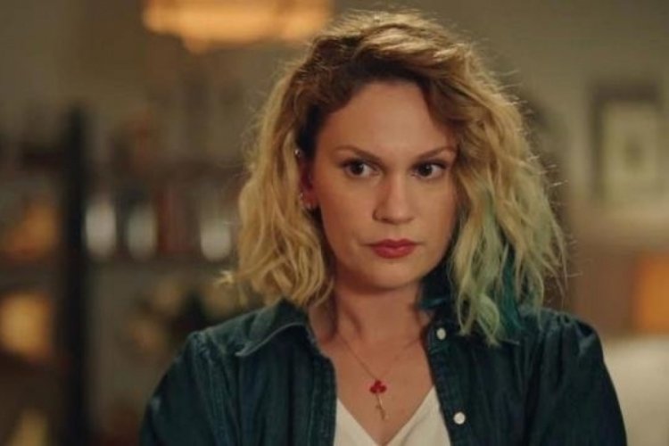 Oyuncu&nbsp;Farah Zeynep Abdullah: Katillere verilen g&uuml;ce bak!
