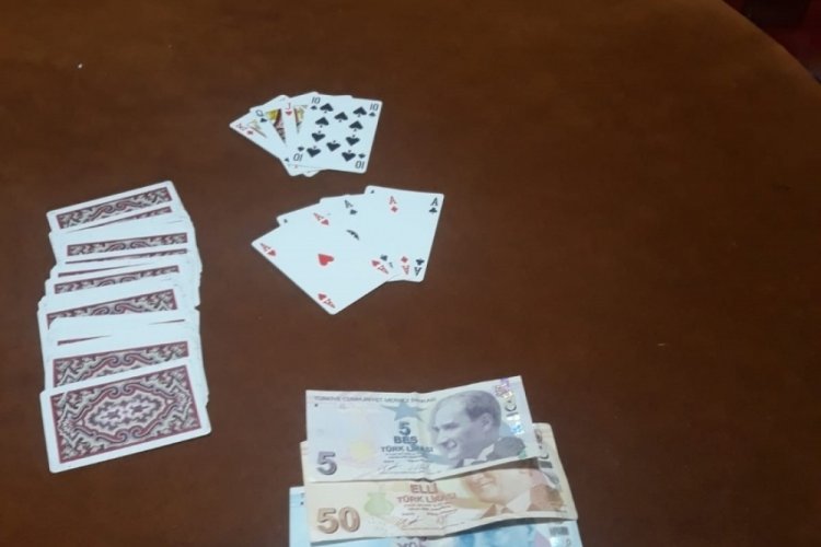 İşyerinde kumar oynayan 5 kişiye ceza