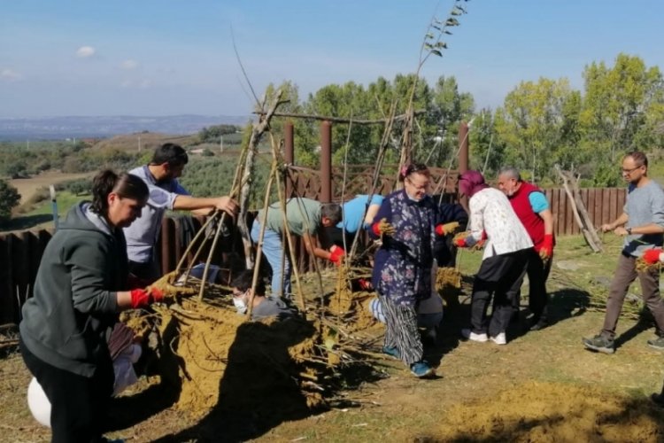 Bursa K&uuml;lt&uuml;r Akademisi'nde &ccedil;ağlar &ouml;ncesine yolculuk
