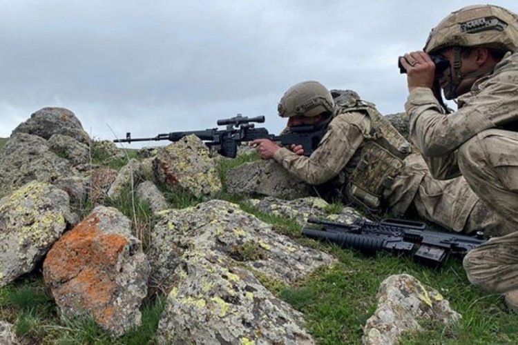 Taciz ateşi a&ccedil;an 2 ter&ouml;rist etkisiz hale getirildi
