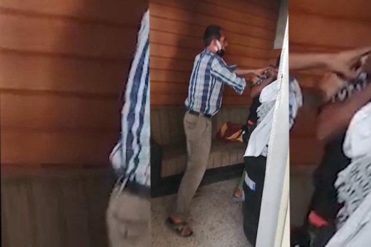 Lastik&ccedil;i ustası, &ccedil;ırağı hortumla d&ouml;vd&uuml;!