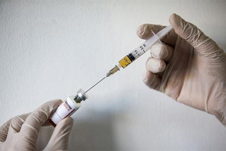 Avusturya'da iş yerlerinde aşı ve test şartı aranacak