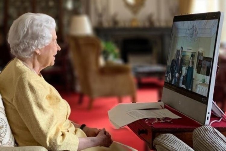 Krali&ccedil;e II. Elizabeth, hastaneden &ccedil;ıktıktan sonra ilk g&ouml;r&uuml;şmesini yaptı