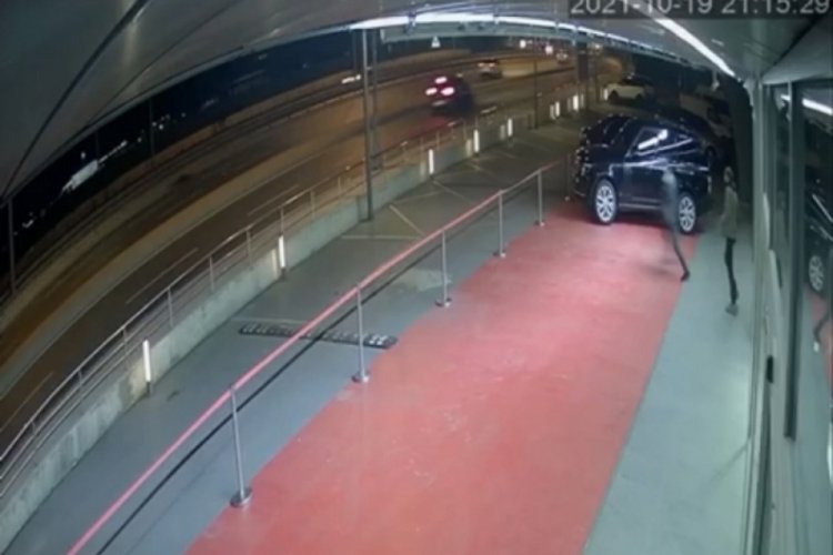 İstanbul'da yolun karşısına ge&ccedil;erken otomobilin &ccedil;arptığı kişi &ouml;ld&uuml;