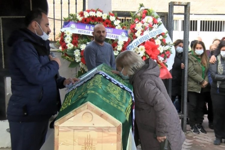 Denizde boğulan diş hekimi son yolculuğuna uğurlandı