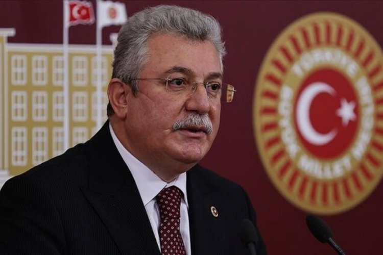 AK Parti Grup Başkanvekili Akbaşoğlu'ndan CHP'ye tepki g&ouml;sterdi: Şapka d&uuml;şt&uuml;, kel g&ouml;r&uuml;nd&uuml;