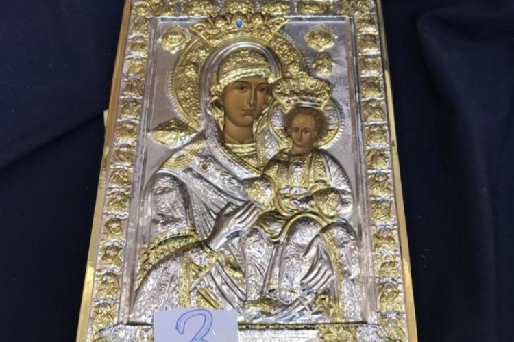 İstanbul'da kadim medeniyetlere ait antika eserleri satan ş&uuml;pheliler yakalandı