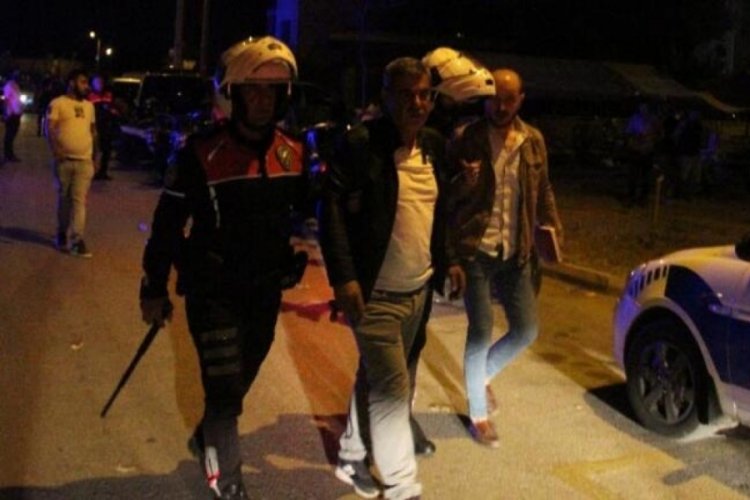Antalya'da sokak d&uuml;ğ&uuml;n&uuml;nde pompalı t&uuml;fek ve tabancalarla ateş a&ccedil;ıldı