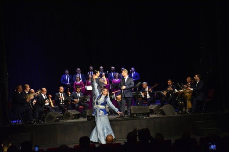 Bursa Orkestra Şube M&uuml;d&uuml;rl&uuml;ğ&uuml; sezonu "T&uuml;rk&uuml;lerle Merhaba" konseriyle a&ccedil;tı