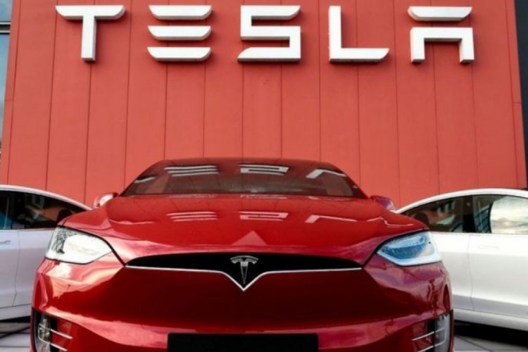 Tesla'nın piyasa değeri trilyon doları aştı